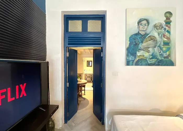 Non The Post And Barber 3 Bedroom Riverside Shophouse With King And Twin Ferienhaus