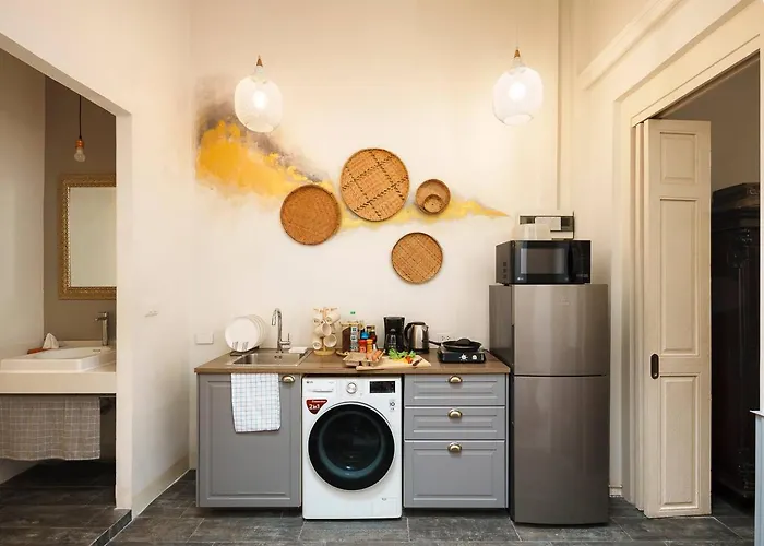 Non The Post And Barber 3 Bedroom Riverside Shophouse With King And Twin * Bangkok