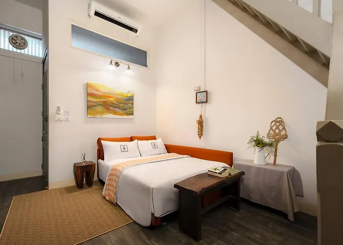 Ferienhaus Non The Post And Barber 3 Bedroom Riverside Shophouse With King And Twin Bangkok