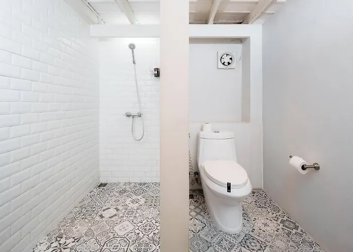 Non The Post And Barber 3 Bedroom Riverside Shophouse With King And Twin Ferienhaus *