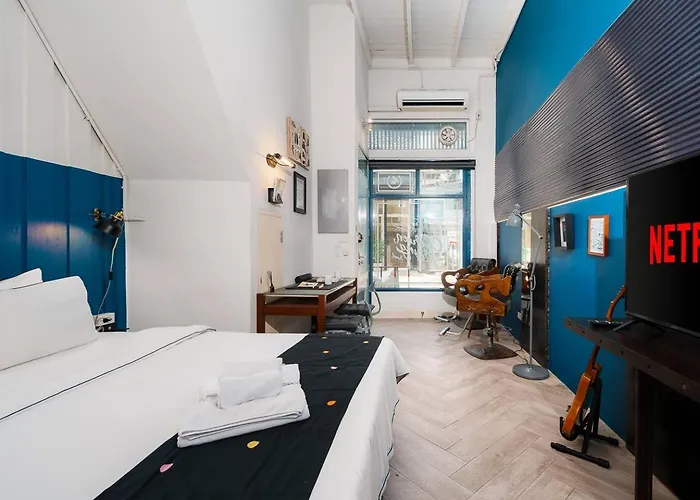 Non The Post And Barber 3 Bedroom Riverside Shophouse With King And Twin *