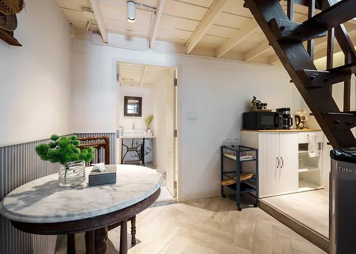 Ferienhaus Non The Post And Barber 3 Bedroom Riverside Shophouse With King And Twin