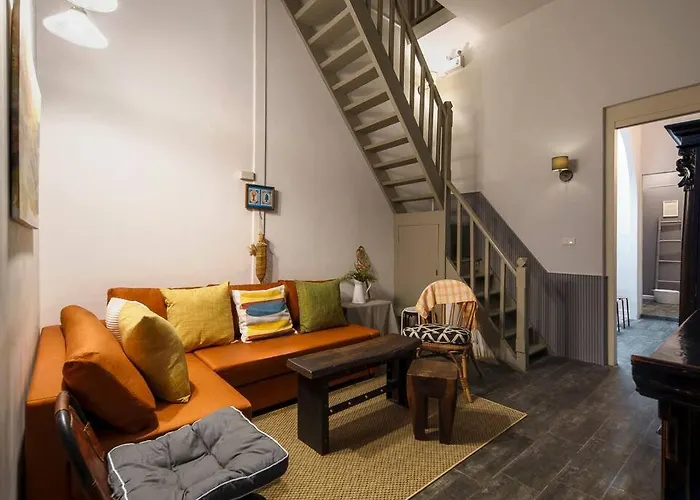 Non The Post And Barber 3 Bedroom Riverside Shophouse With King And Twin * Bangkok