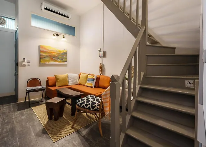 Non The Post And Barber 3 Bedroom Riverside Shophouse With King And Twin * Bangkok